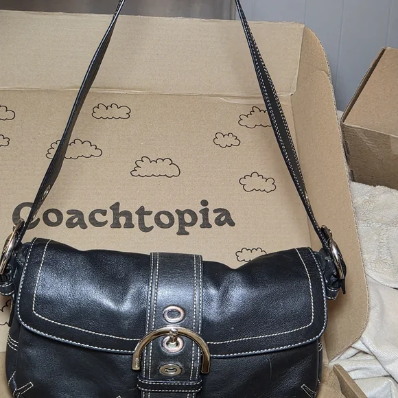 Vintage Coach Soho๐ฅ๐ฑ Black Leather Buckle Flap Shoulder Bag - Y2K Style - Picture 8 of 10